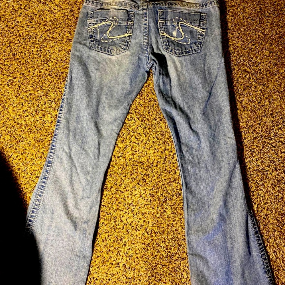 Womens silvers Tuesday’s 28/31 relaxed fit